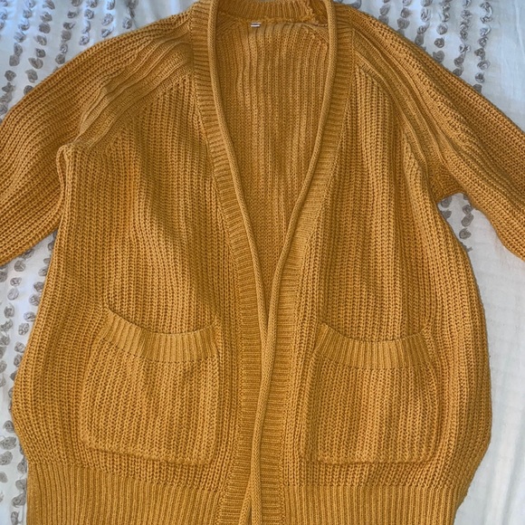 Sweaters - Sweater